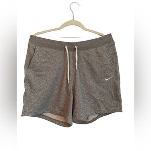 NIKE Women’s Cotton Shorts Size Large NWT